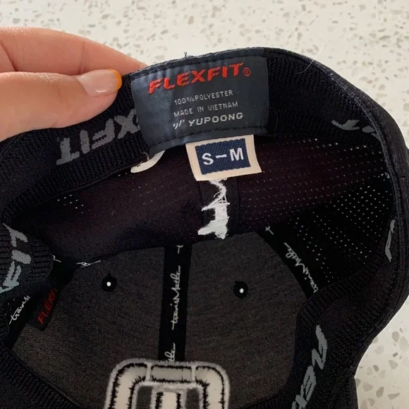 Travis Mathew Flexfit Hat - Picture 4 of 4